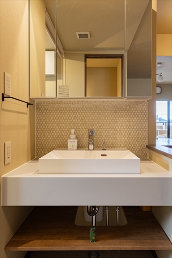 好きなものに囲まれた、木のぬくもりLDK